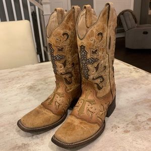 Tan women’s corral boots size 7 1/2